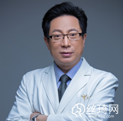 北京潤美玉之光自體脂肪豐胸哪個(gè)醫(yī)生好