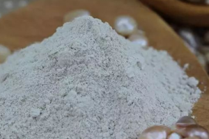 別再傻傻的用手去擠黑頭了！美容師教你3招，輕松收縮毛孔去黑頭