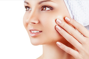 玻尿酸填淚溝風(fēng)險(xiǎn)大嗎?