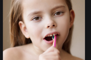 西安小白兔口腔醫(yī)院李寧整形價(jià)格表附牙齒陶瓷矯正案例展示