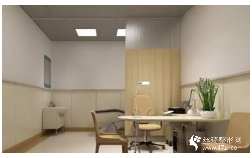 南方醫(yī)院整形外科隆鼻貴不貴？隆鼻價格|90天恢復果