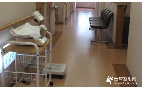 重慶西南醫(yī)院是正規(guī)醫(yī)院嗎口碑好不好？附假體隆胸案例和價(jià)格一覽