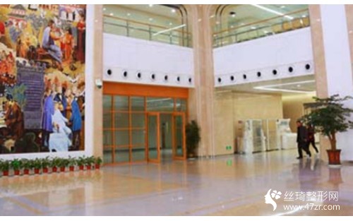 圣嘉麗整形醫(yī)院切雙眼皮恢復(fù)過程分享附新版價(jià)格表